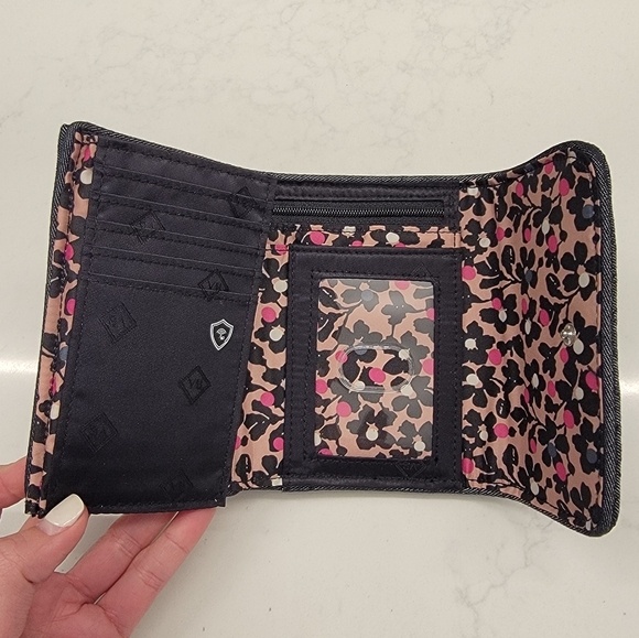 Vera Bradley Riley Dark Denim Quilted Zipper Wallet RFID Protection - Picture 4 of 9